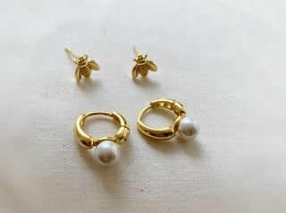  4 Piece Set Pearl earrings are 10mm